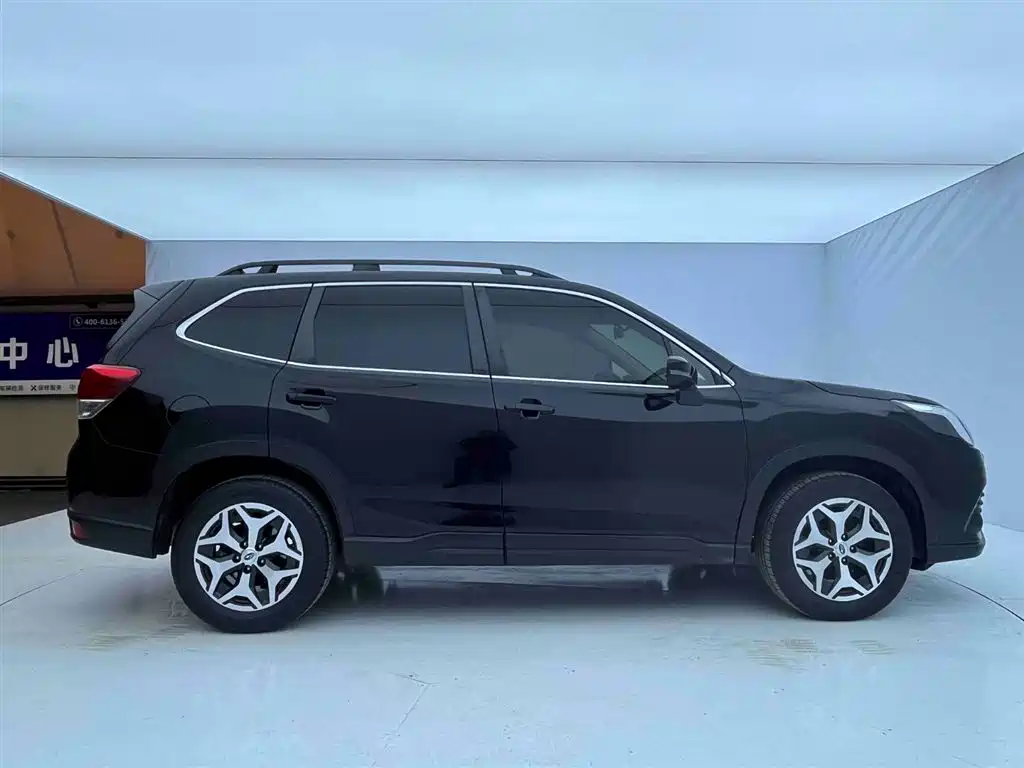 Subaru Forester 2022 — фото 9