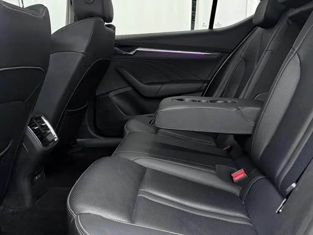 Skoda Octavia 2022 — фото 15