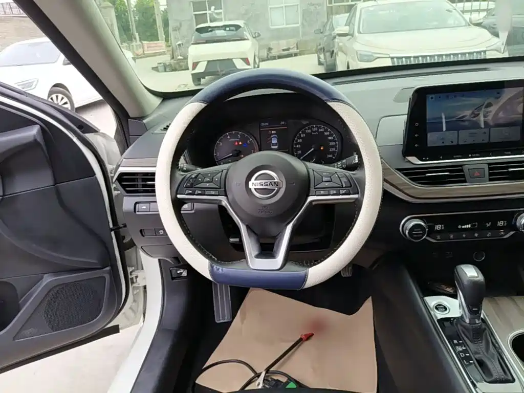 Nissan Teana 2022 — фото 11