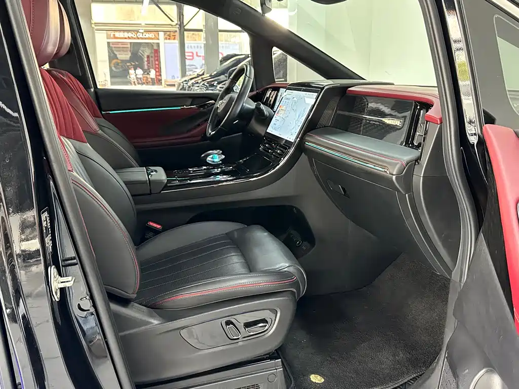 GAC Motor Trumpchi M8 2023 — фото 12