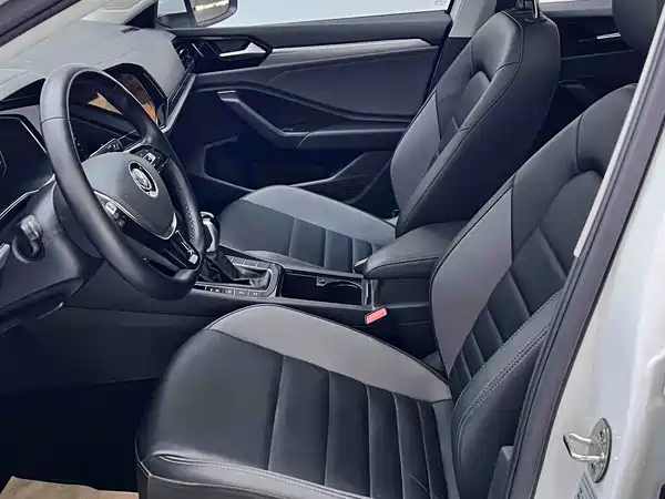Volkswagen Sagitar 2022