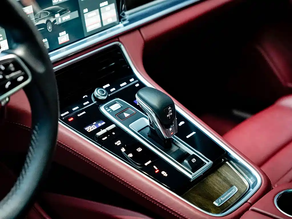 Porsche Panamera 2018 — фото 12