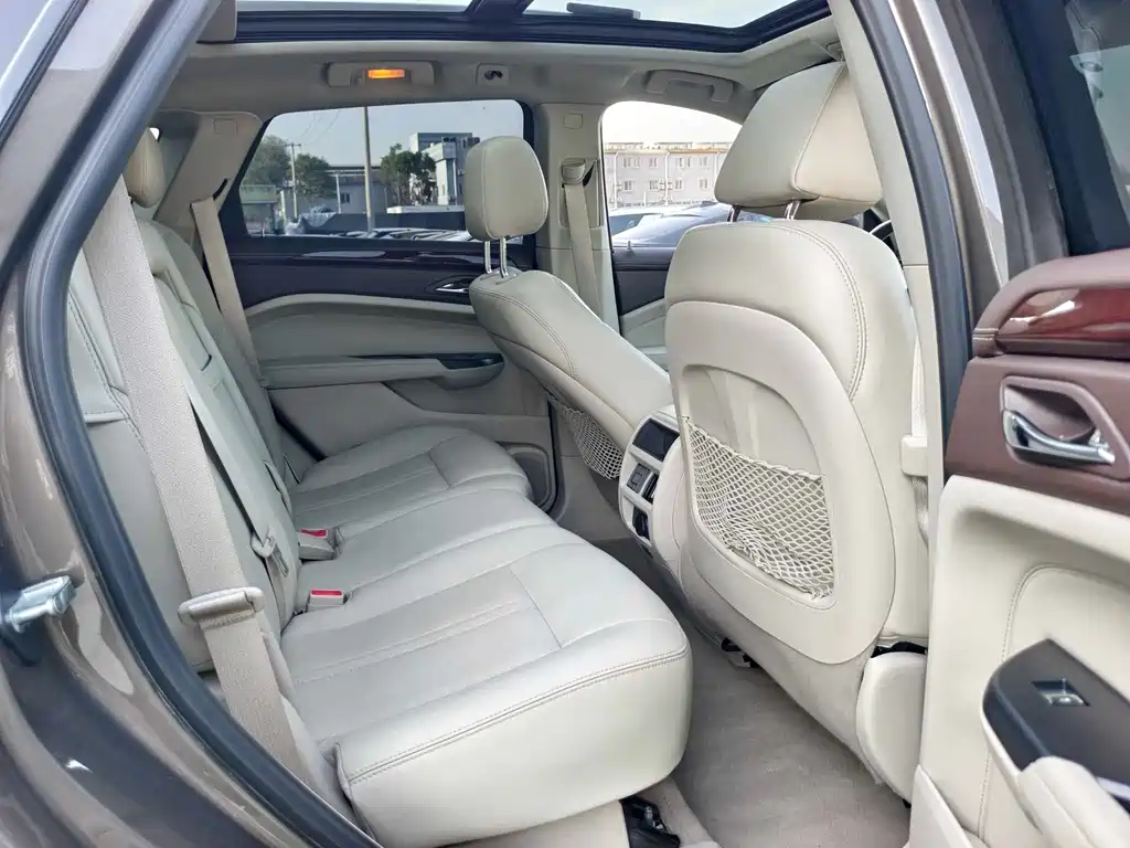 Cadillac SRX 2015 — фото 15