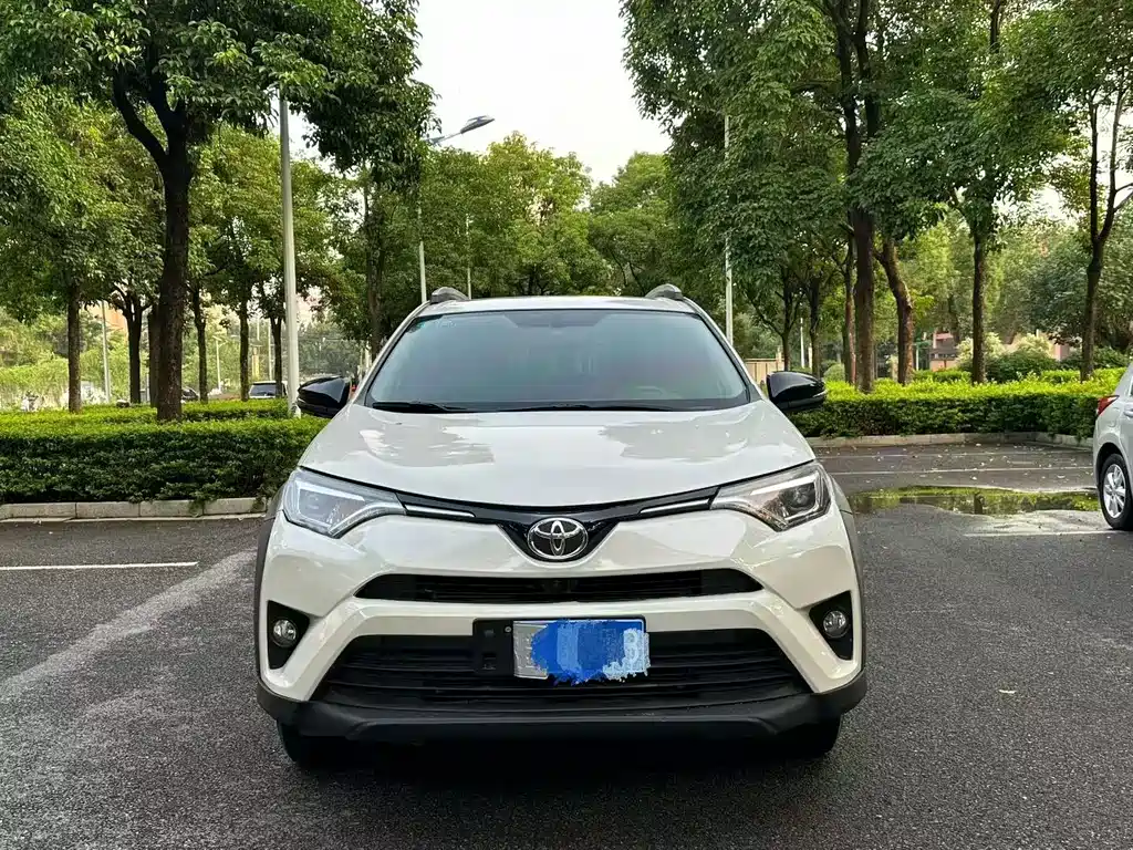 Toyota RAV4 2019 — фото 3