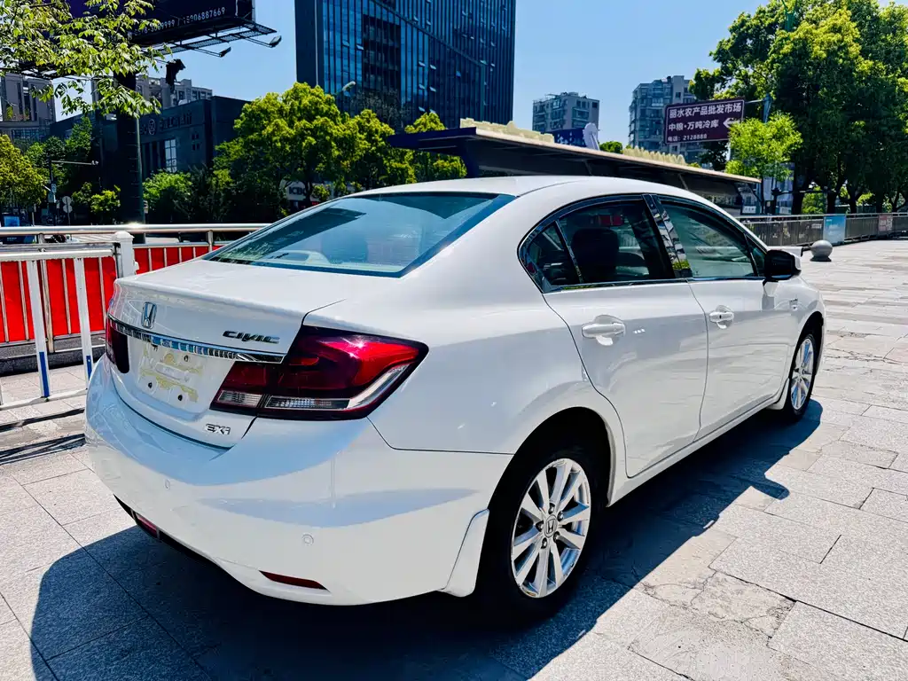 Honda Civic 2015 — фото 9