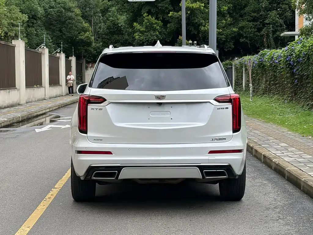 Cadillac XT6 2023 — фото 7