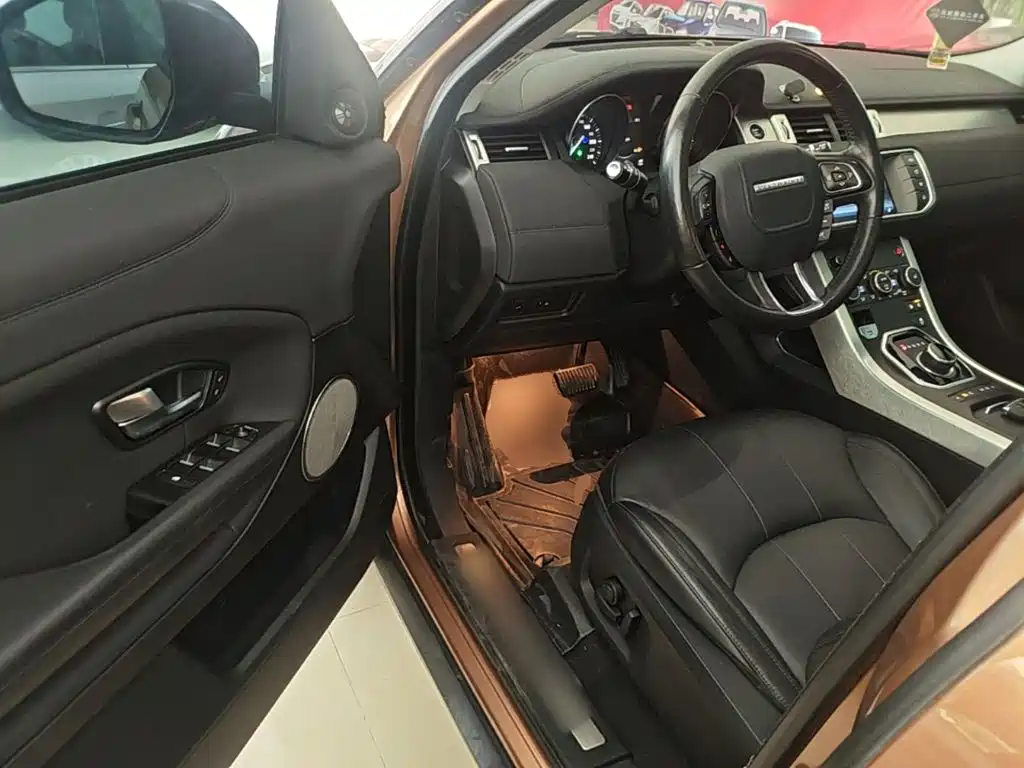 Land Rover Evoque 2017 — фото 16