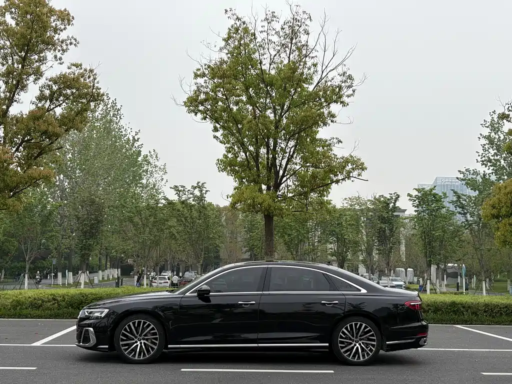 Audi A8 2023 — фото 16