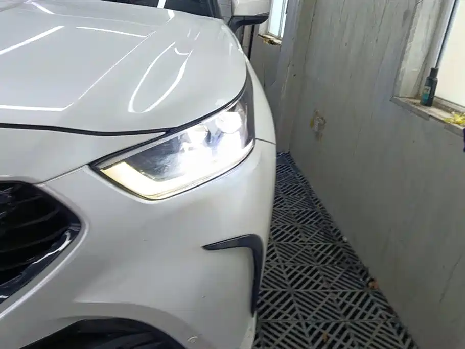 Toyota Crown Kluger 2022