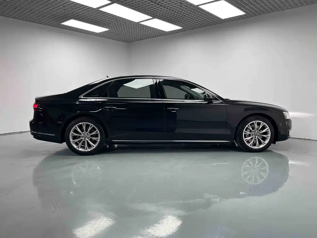 Audi A8 2015 — фото 6
