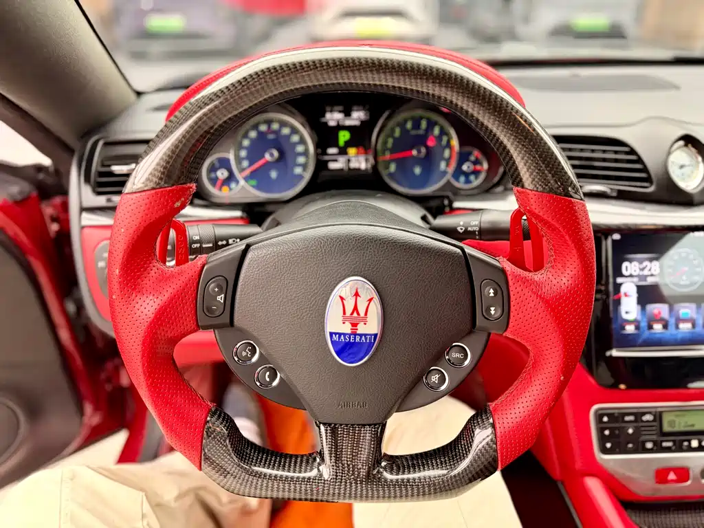Maserati GranTurismo 2015 — фото 13