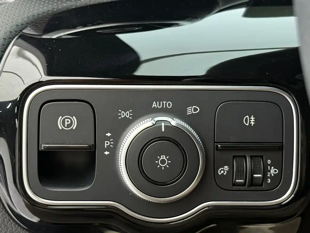 Mercedes-Benz A-Class 2023 — фото 19