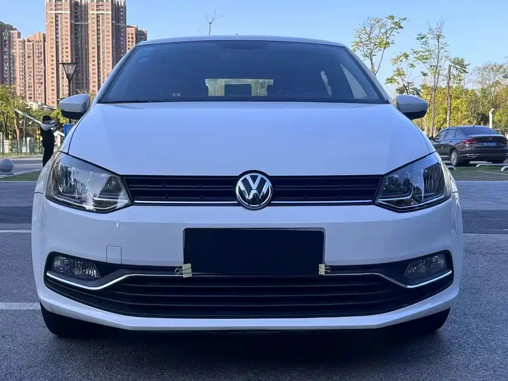 Volkswagen Polo 2015 — фото 2