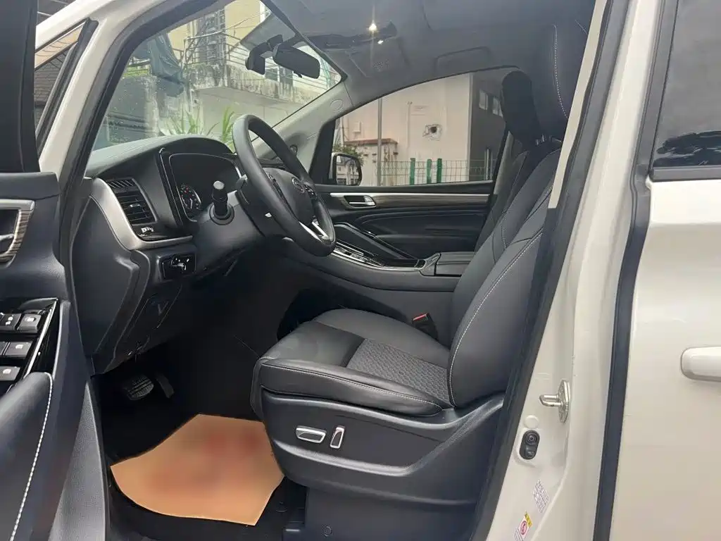 GAC Motor Trumpchi M8 2023 — фото 18