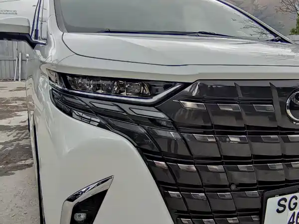 Toyota Alphard 2024