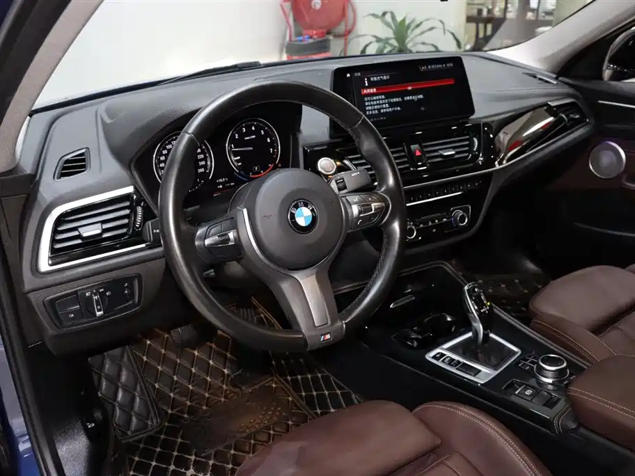 BMW 1 Series 2023 — фото 10