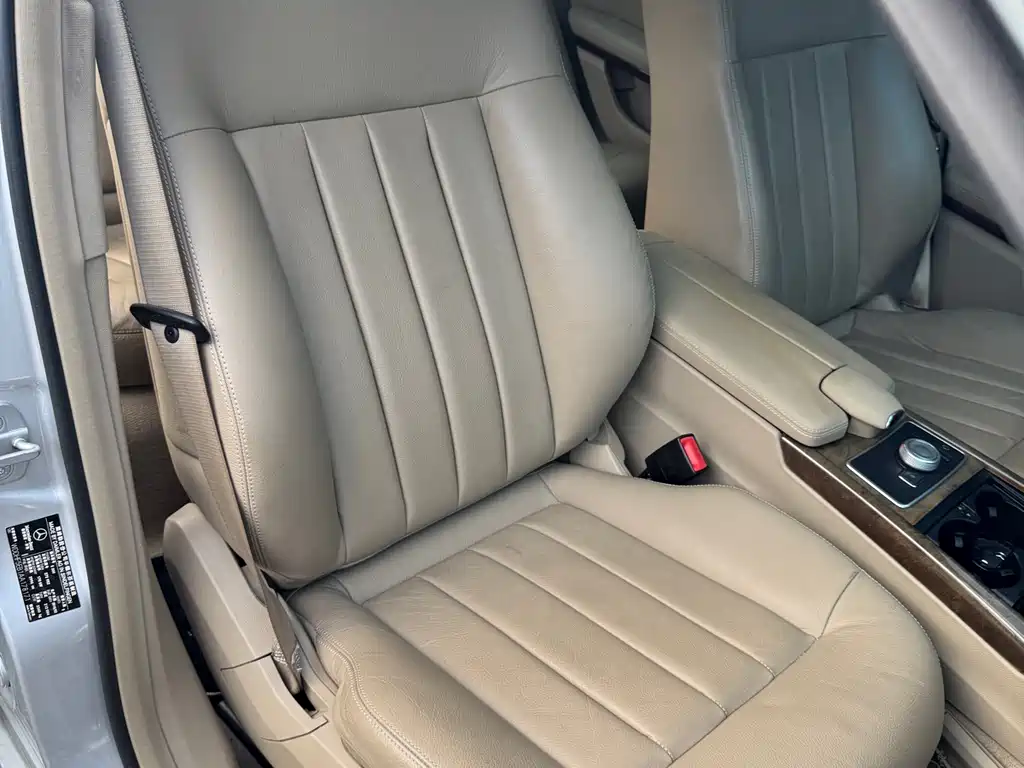 Mercedes-Benz E-Class 2010
