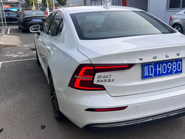 Volvo S60 2024