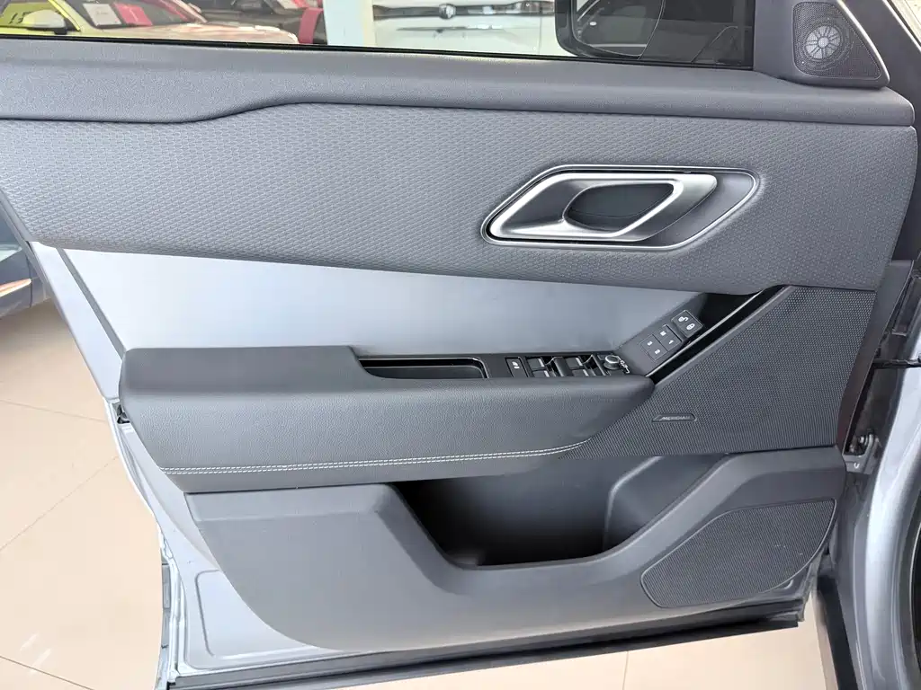 Land Rover Velar 2021 — фото 13