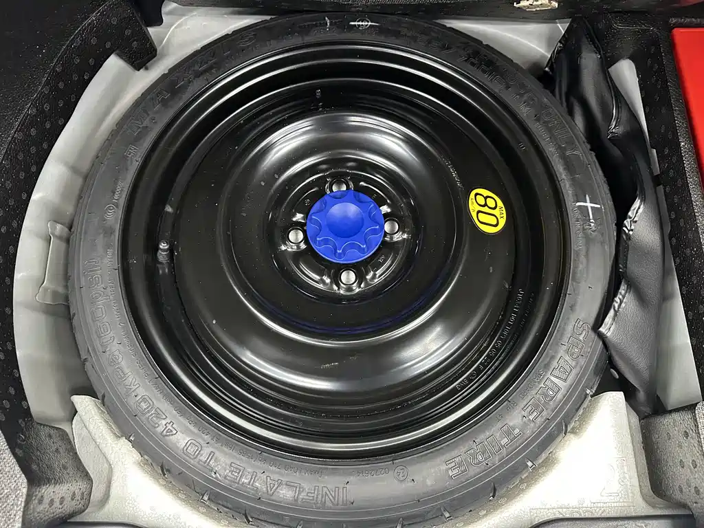 Toyota Yaris L 2022 — фото 16