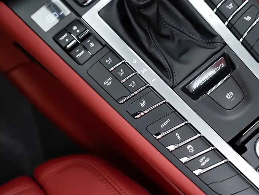 Porsche Macan 2019 — фото 19