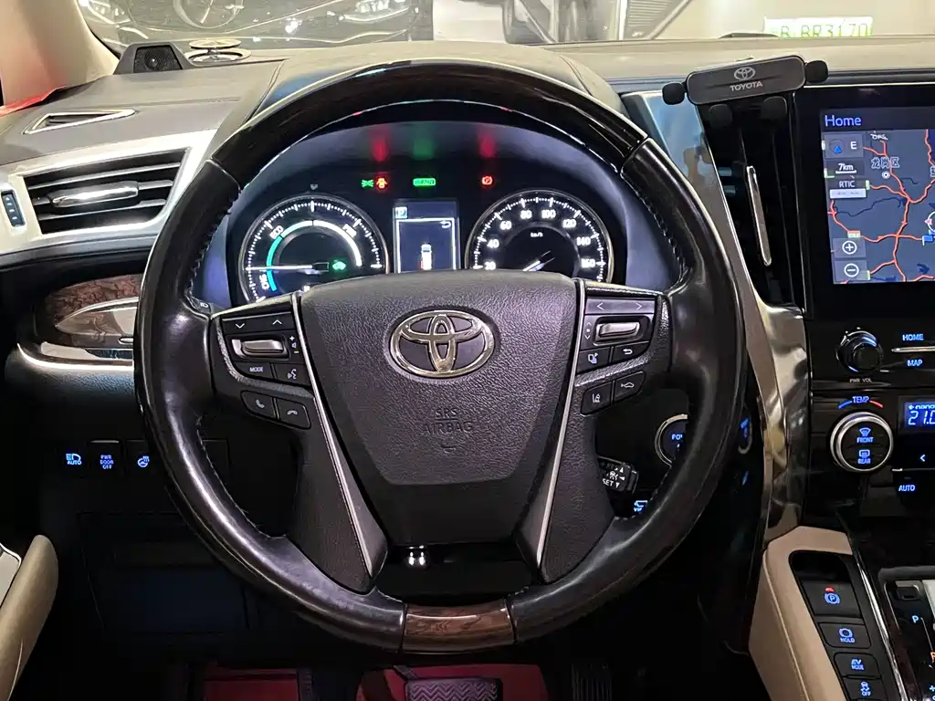 Toyota Alphard 2021 — фото 13