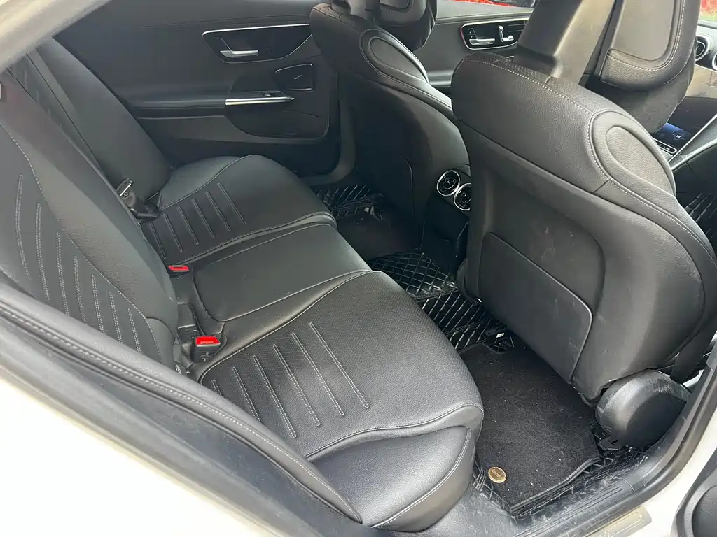 Mercedes-Benz C-Class 2023 — фото 15