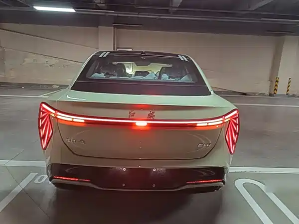 Hongqi EH7 2026