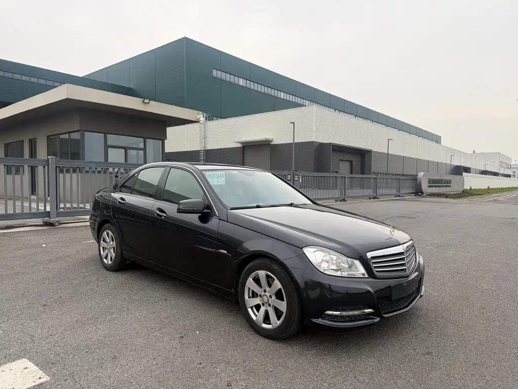 Mercedes-Benz C-Class 2011