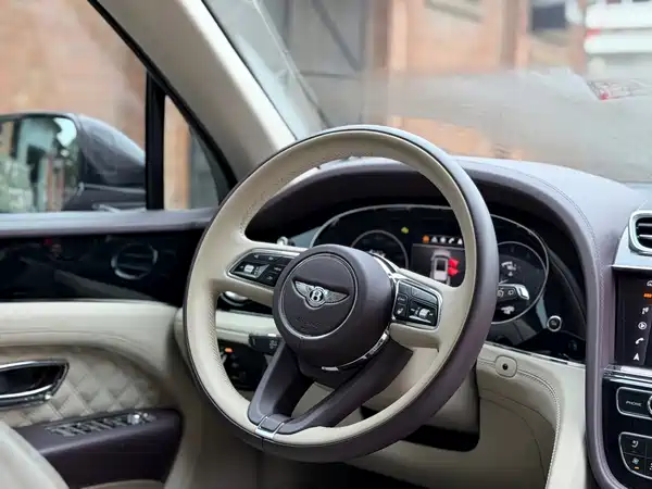 Bentley Bentayga 2021
