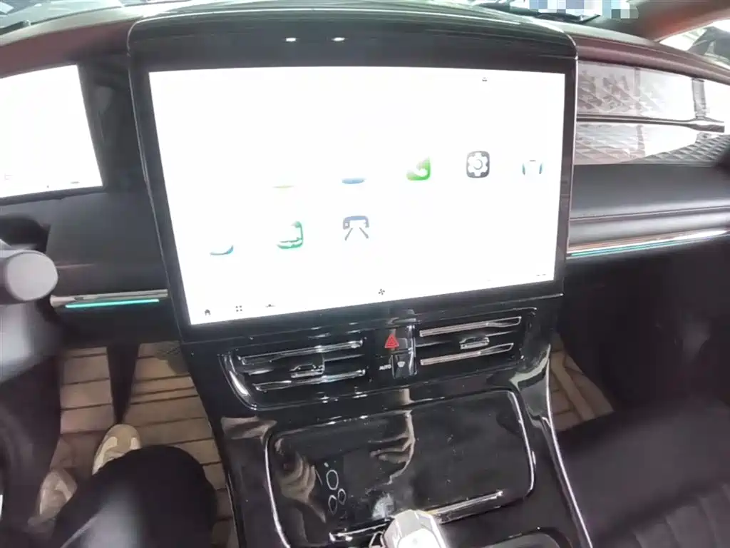 GAC Motor Trumpchi E9 2023 — фото 13