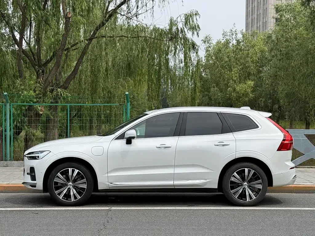 Volvo XC60 PHEV 2021 — фото 5