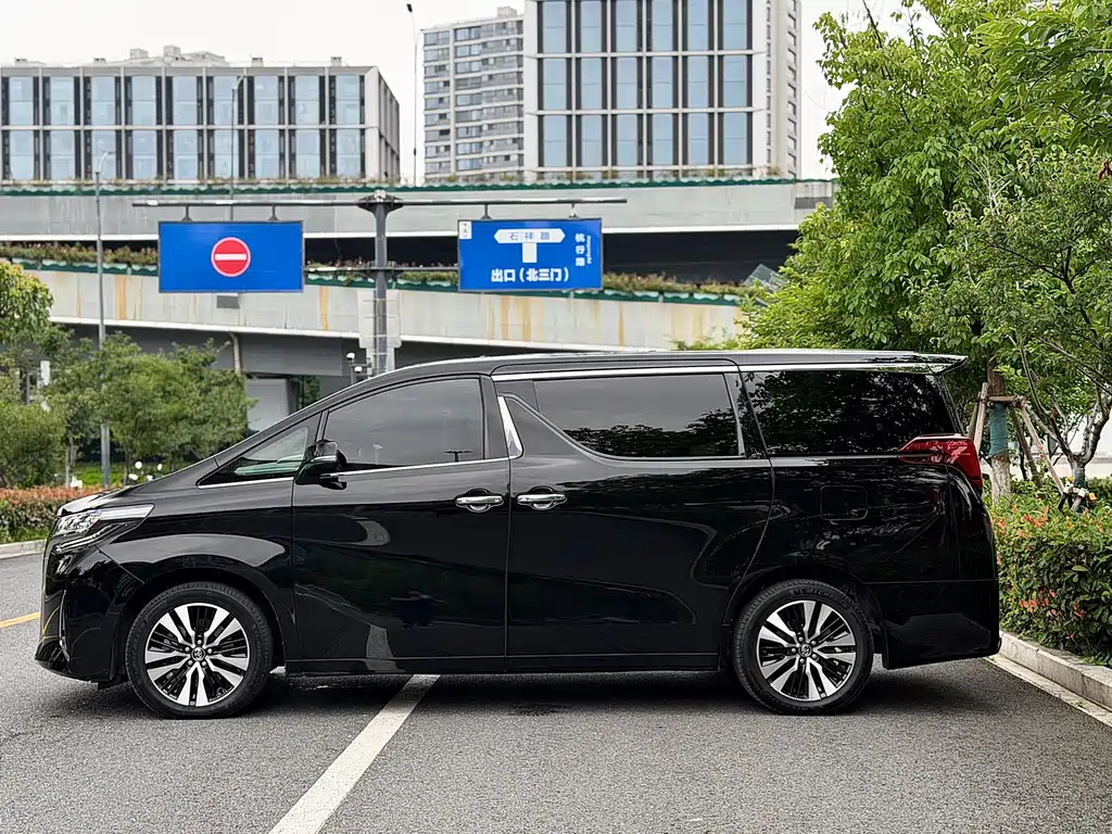 Toyota Alphard 2018