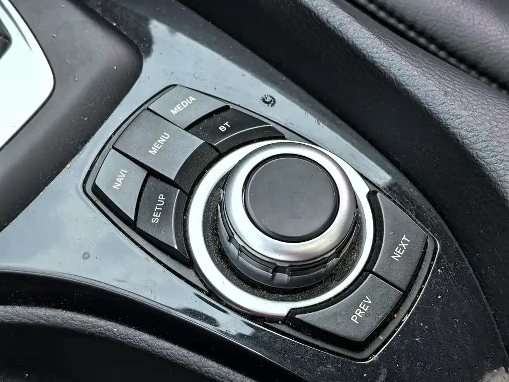BMW X1 2015 — фото 40