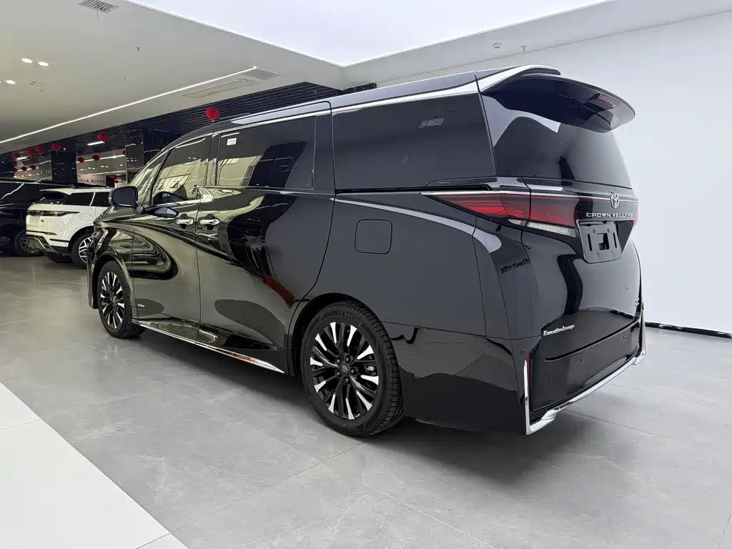 Toyota Vellfire 2024 — фото 4