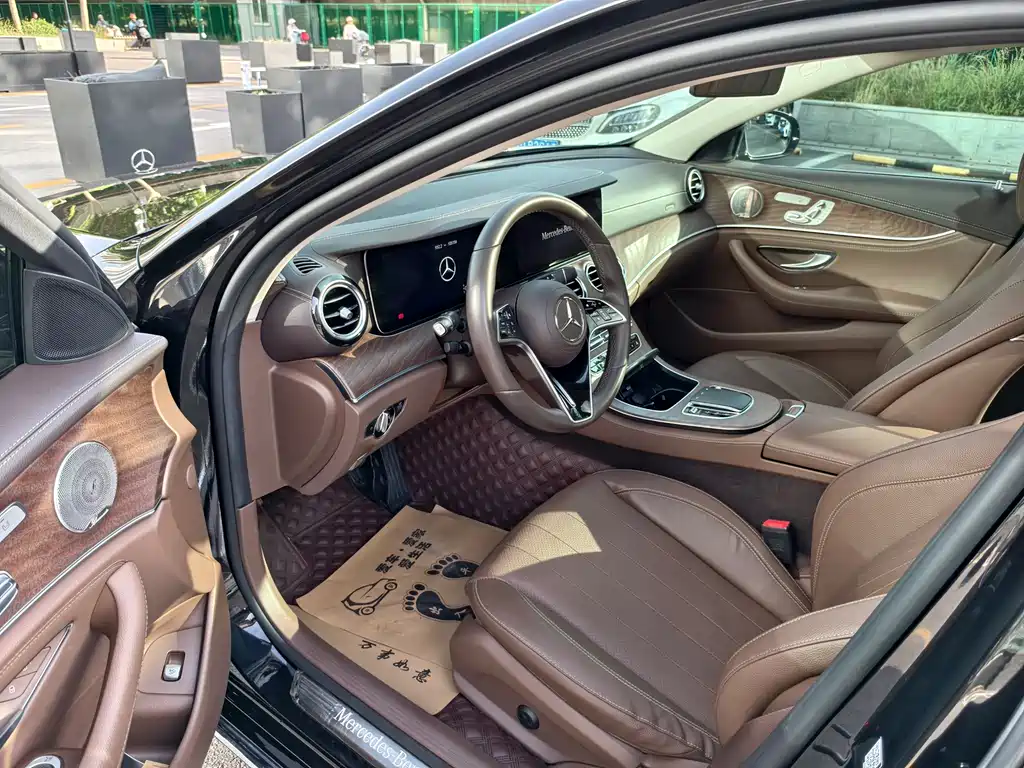 Mercedes-Benz E-Class 2023 — фото 4