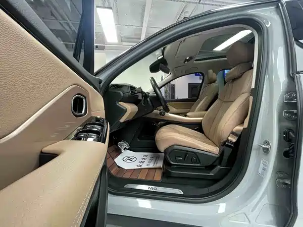 NIO ES8 2019