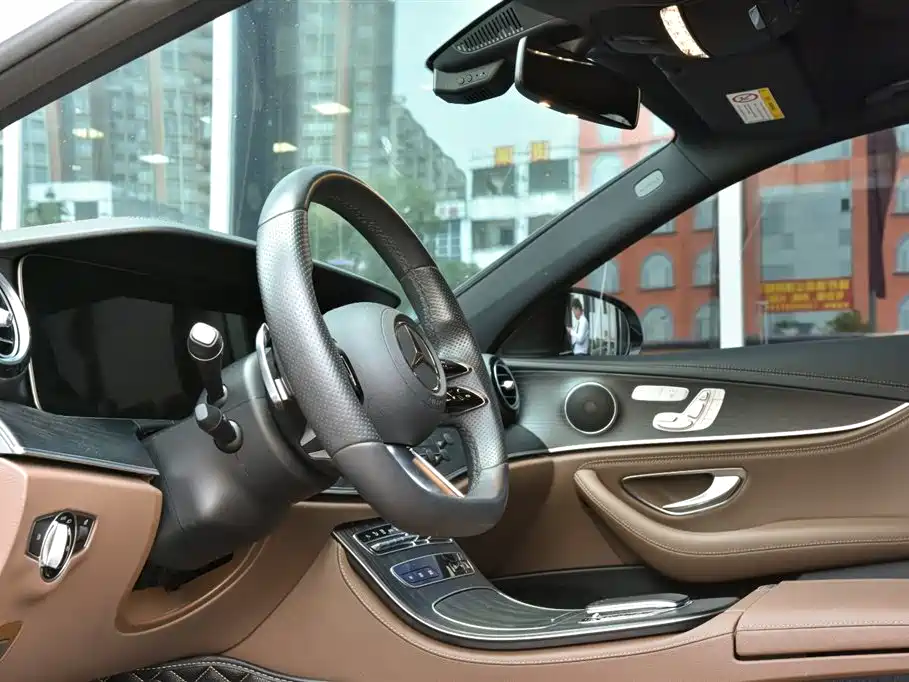 Mercedes-Benz E-Class 2022