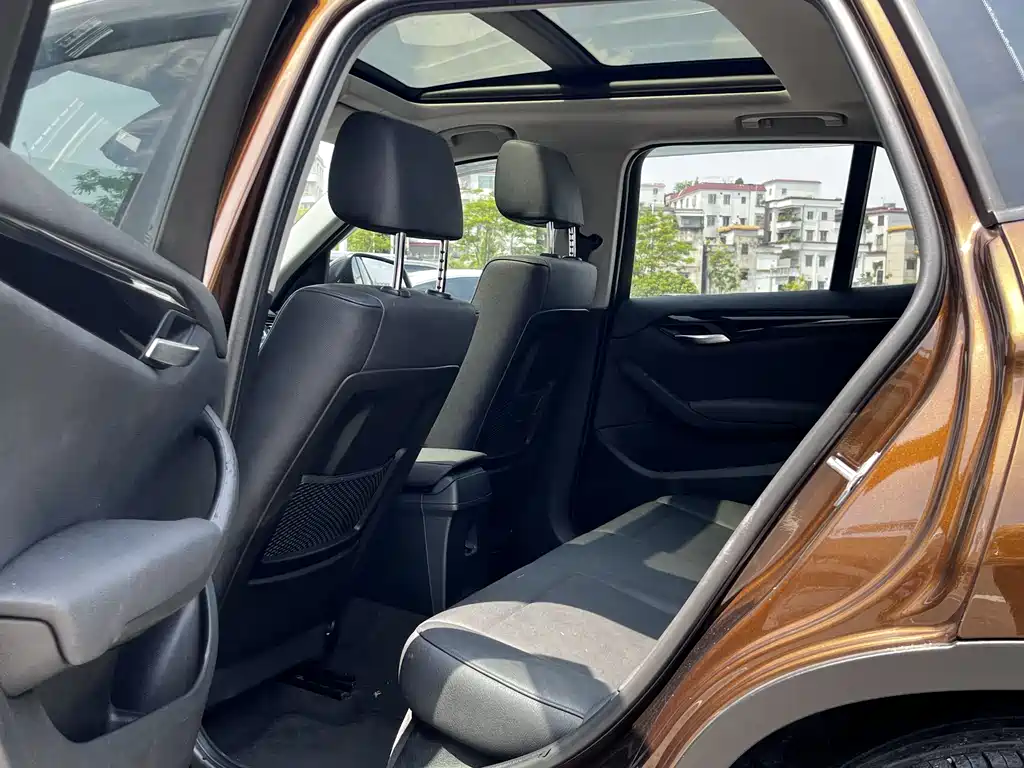 BMW X1 2016 — фото 10