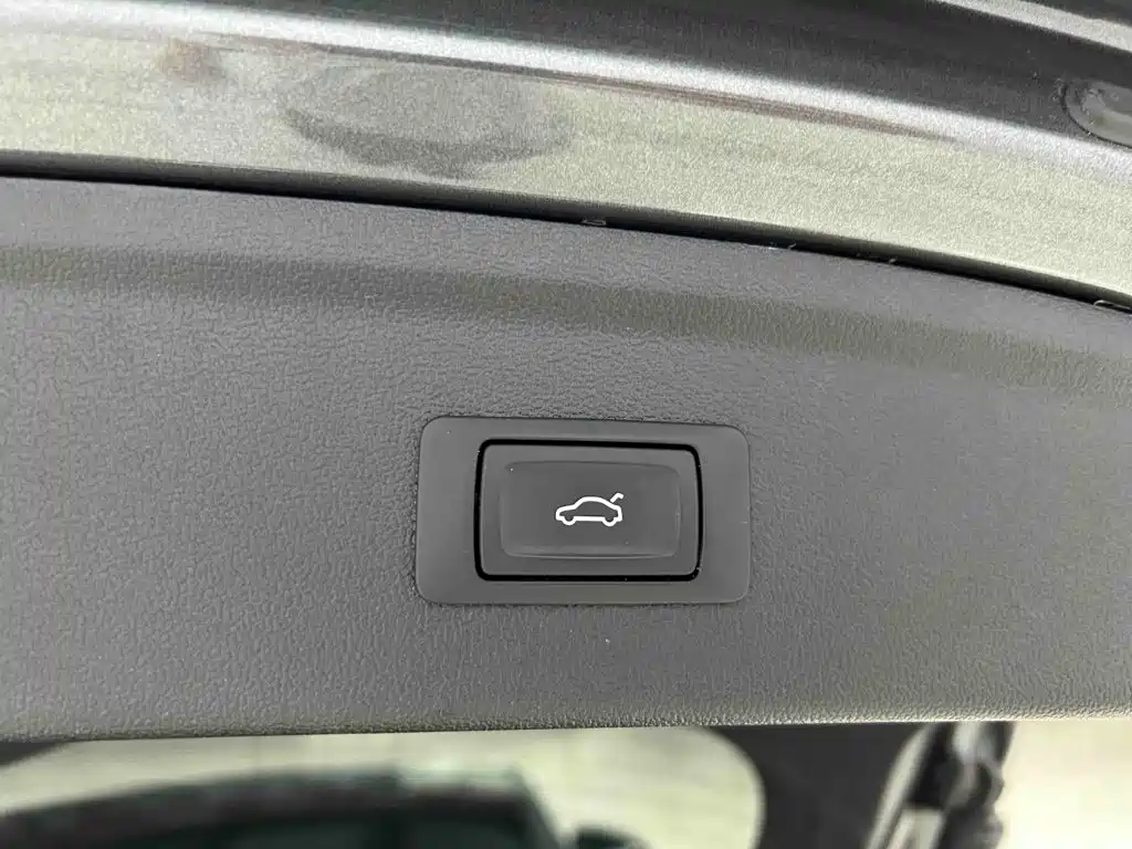 Audi A3 2023 — фото 17