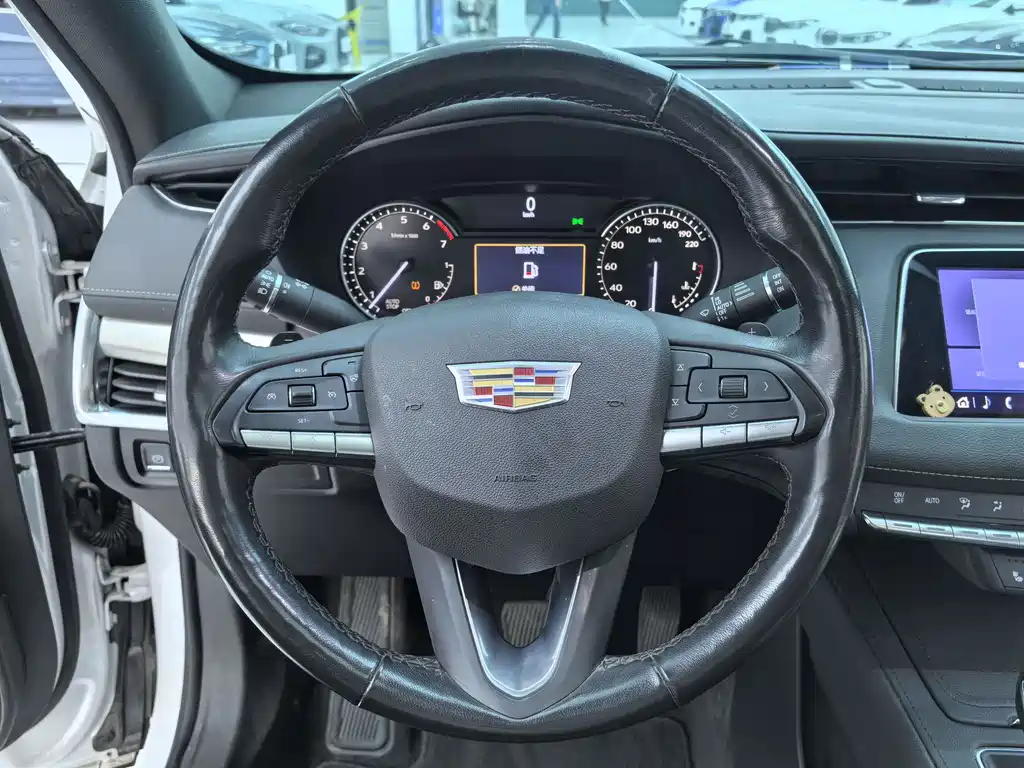 Cadillac XT4 2021 — фото 10