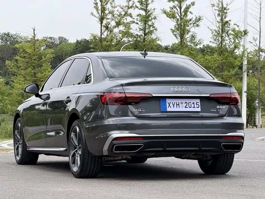 Audi A4L 2022 — фото 17