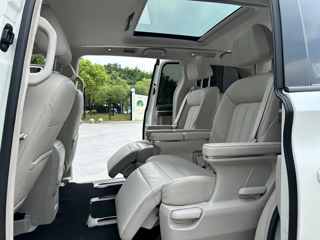 GAC Motor Trumpchi M8 2020 — фото 12