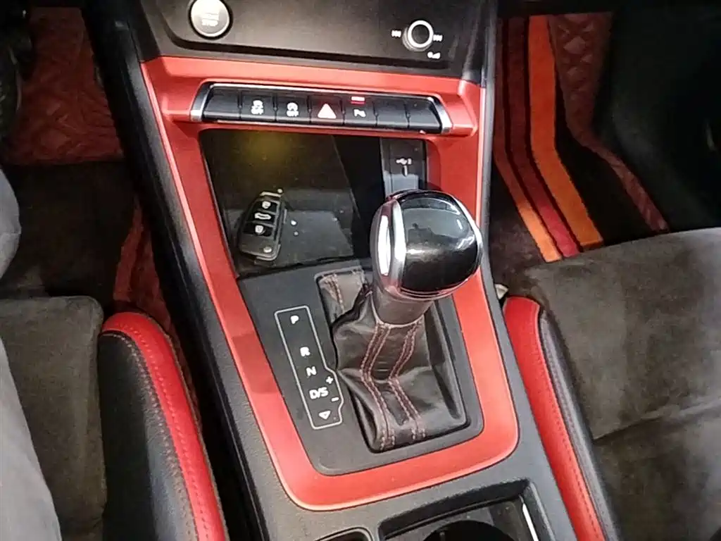Audi Q3 2020 — фото 14