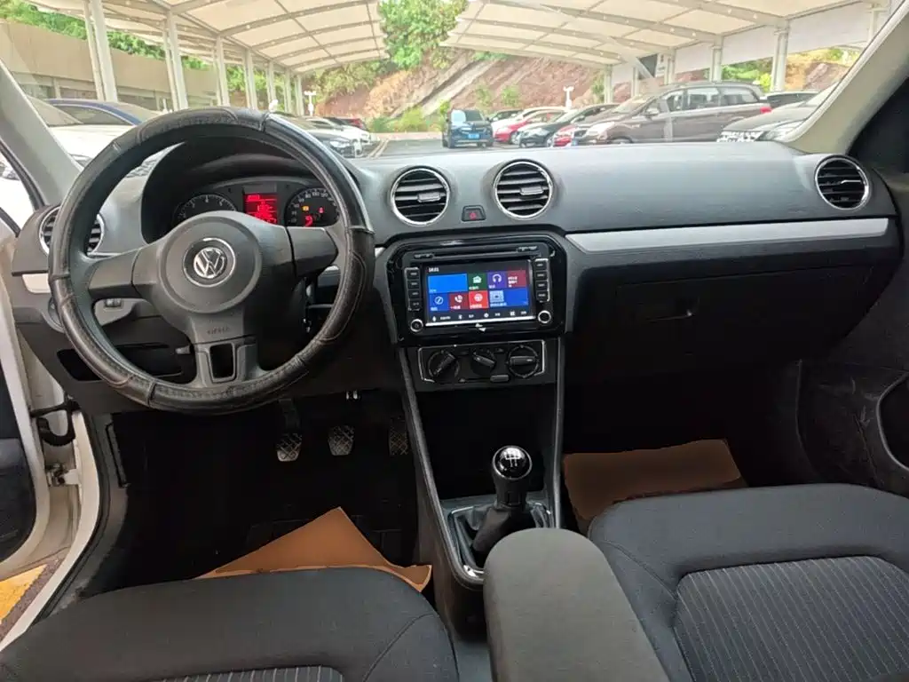 Volkswagen Jetta 2015 — фото 10