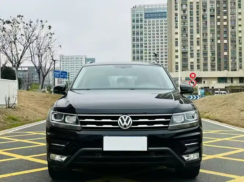 Volkswagen Tiguan L 2019 — фото 2