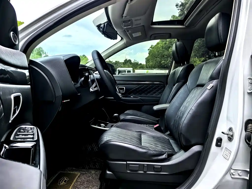 Mitsubishi Outlander 2020