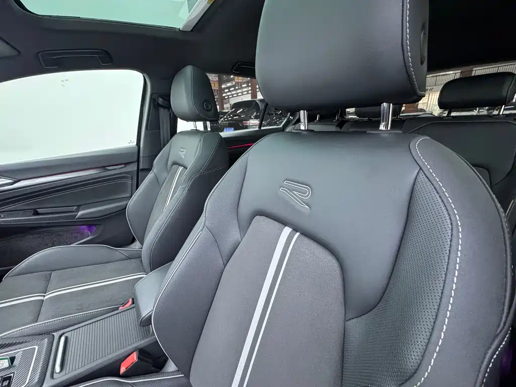 Volkswagen Golf 2024