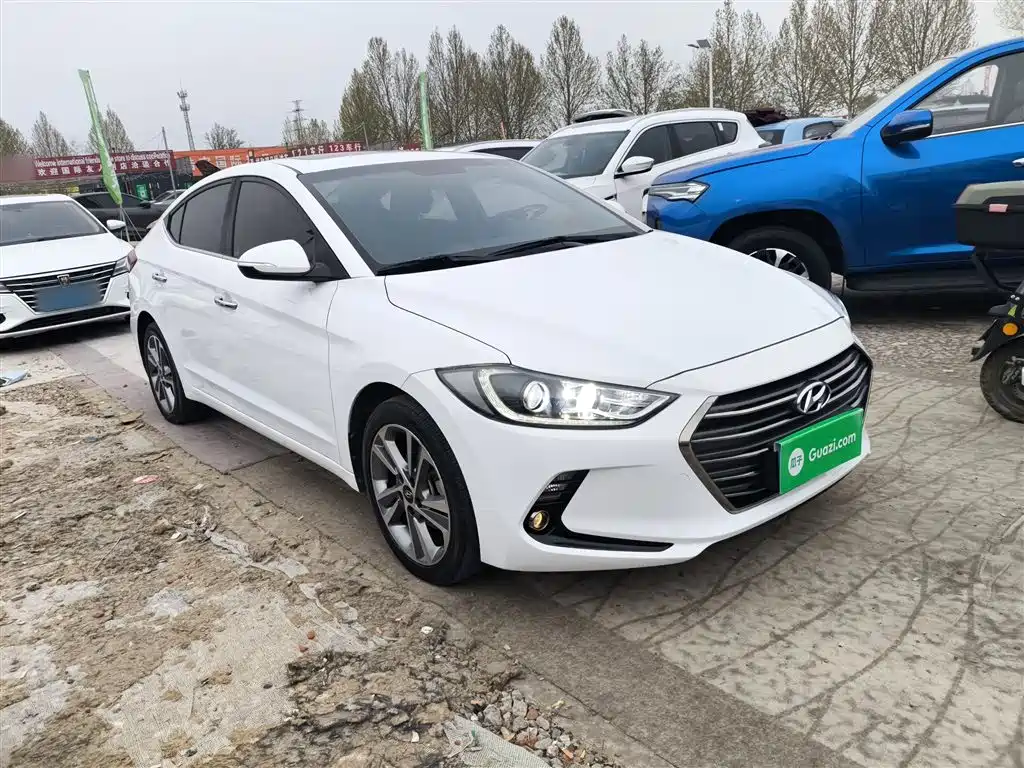 Hyundai Elantra 2019 — фото 22