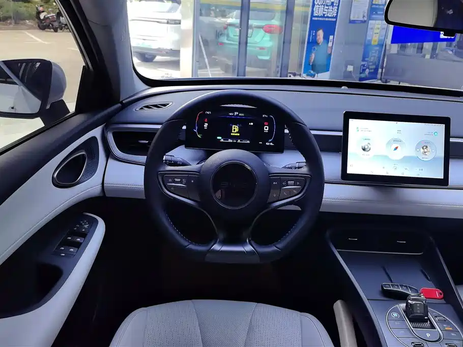 BYD Seal 05 DM-i 2025 — фото 15